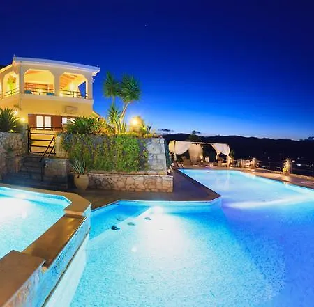 Akros&suites Keri
