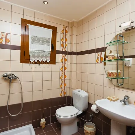 Apartman Akros And *