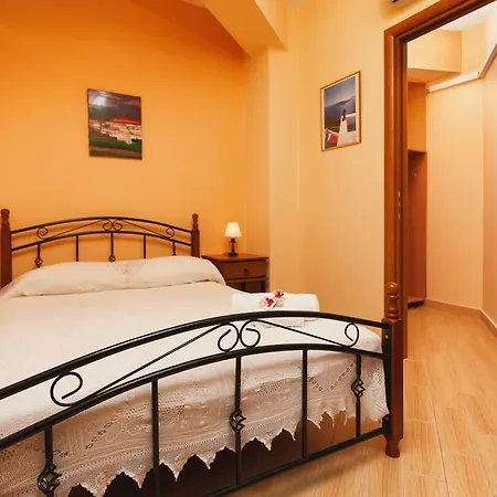 Akros And Apartment *