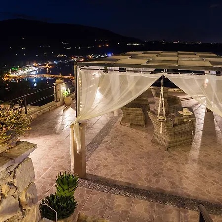 Apartment Akros And *