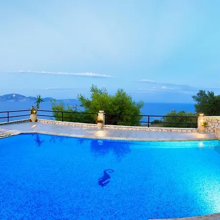 Apartment Akros And *